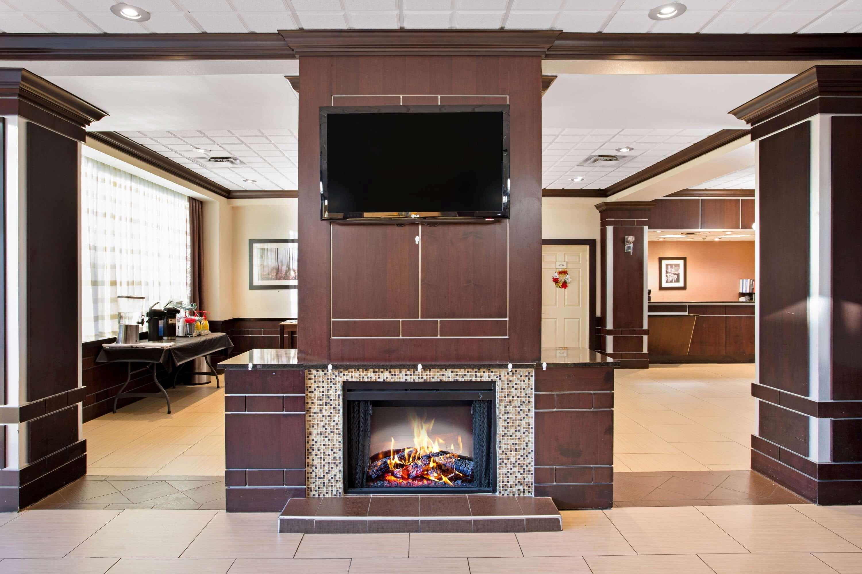 Hotel La Quinta & By Wyndham Downtown