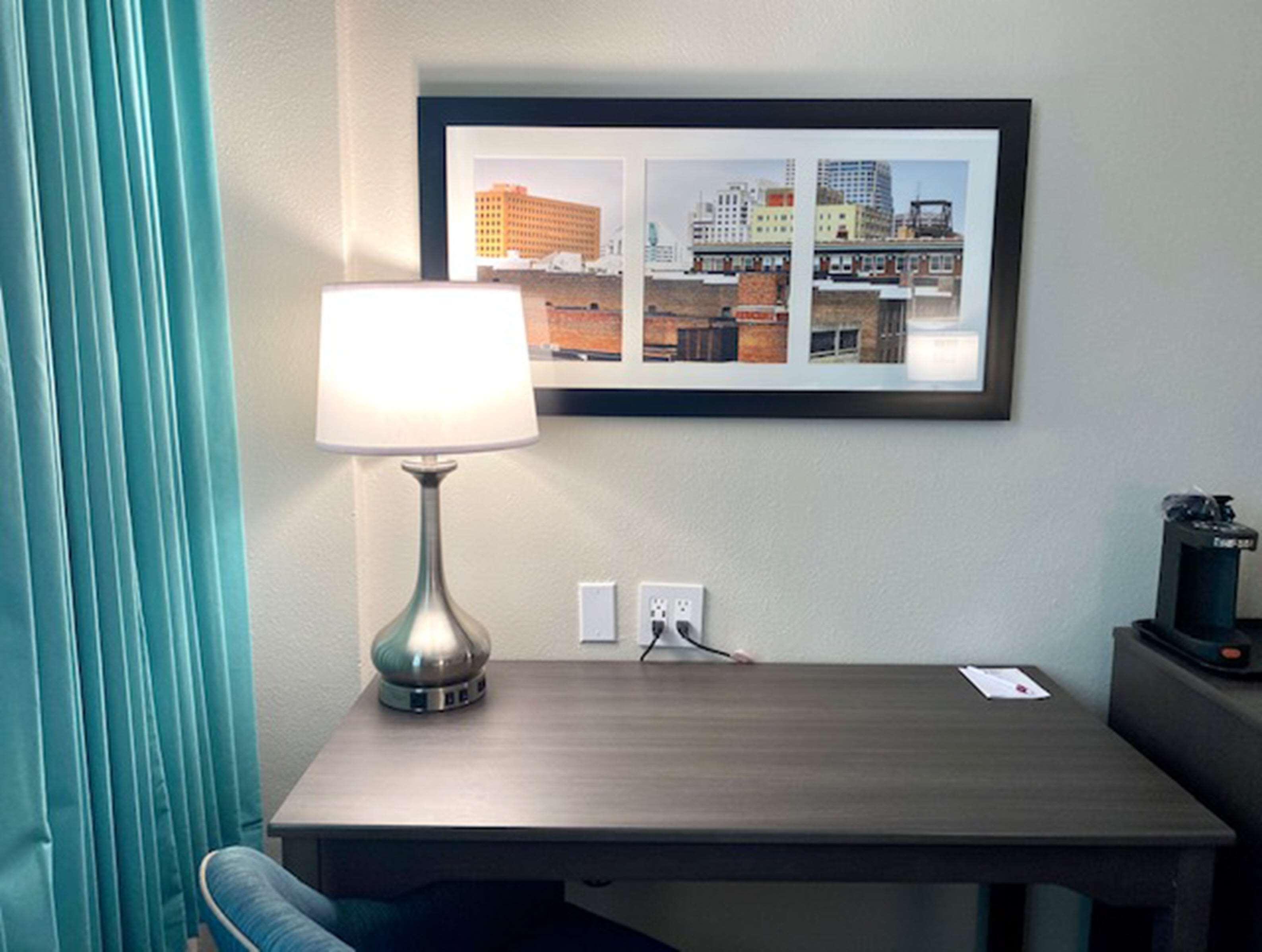 La Quinta & By Wyndham Downtown Indianapolis